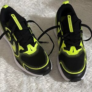 Nike Kids Black & Neon Yellow Athletic Sneakers